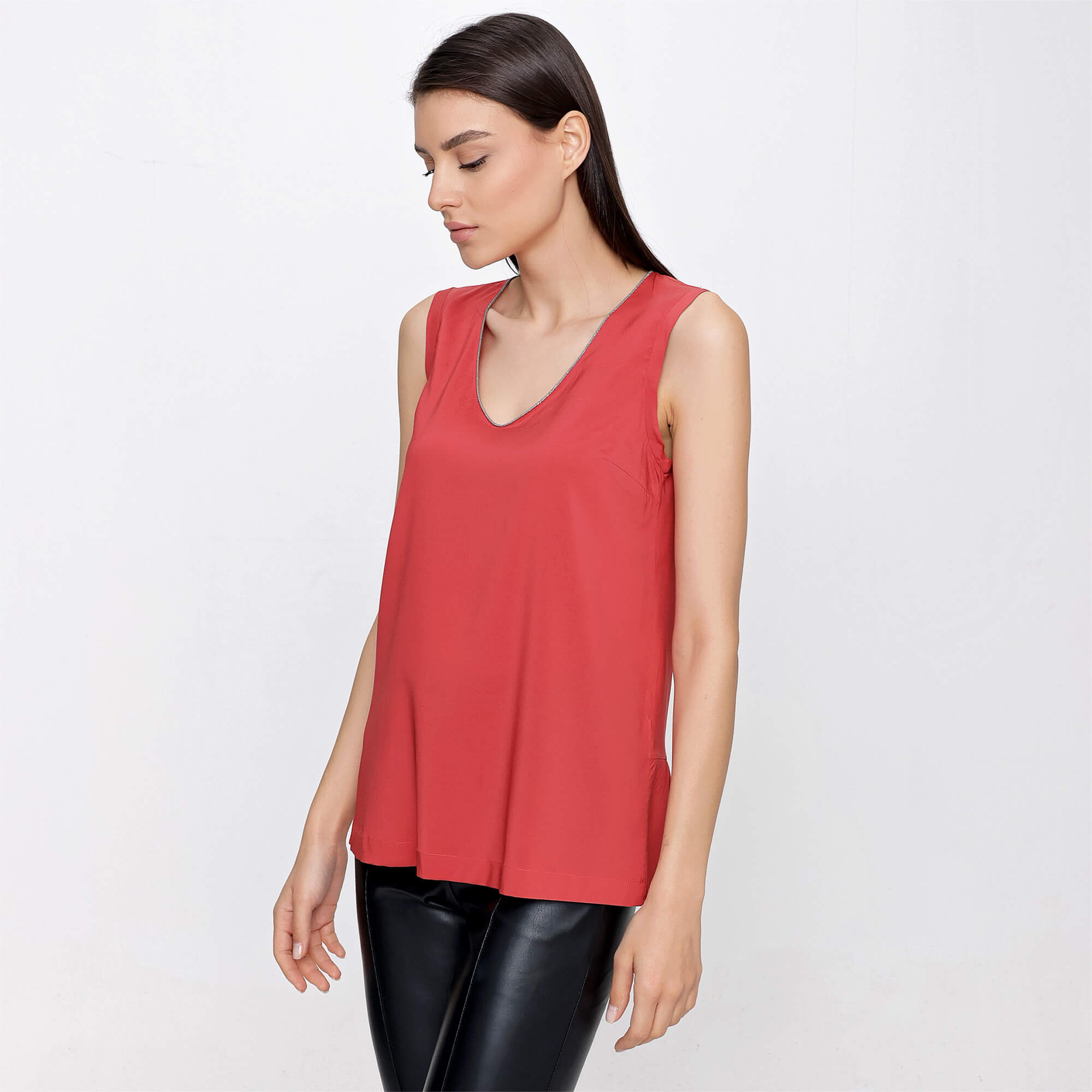 Brunello Cucinelli - Red Stone Collar Sleeveless Blouse